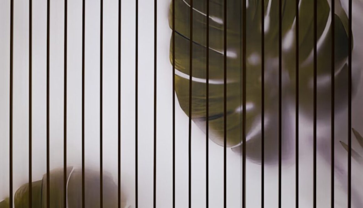 Szyba w paski w drzwiach: subtelna dekoracja czy mocny akcent?