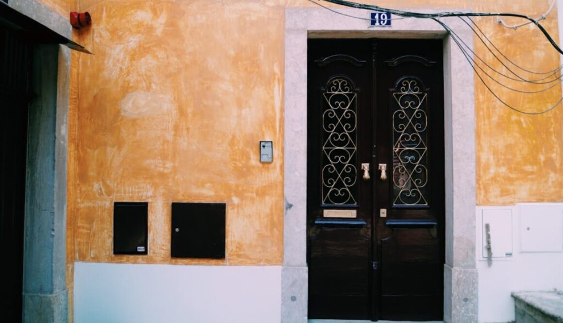 Trendy 2026: jakie drzwi będą modne i jak nie przesadzić ze wzorami